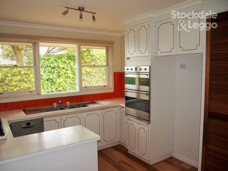 2/19 Salisbury Avenue, Mont Albert VIC 3127