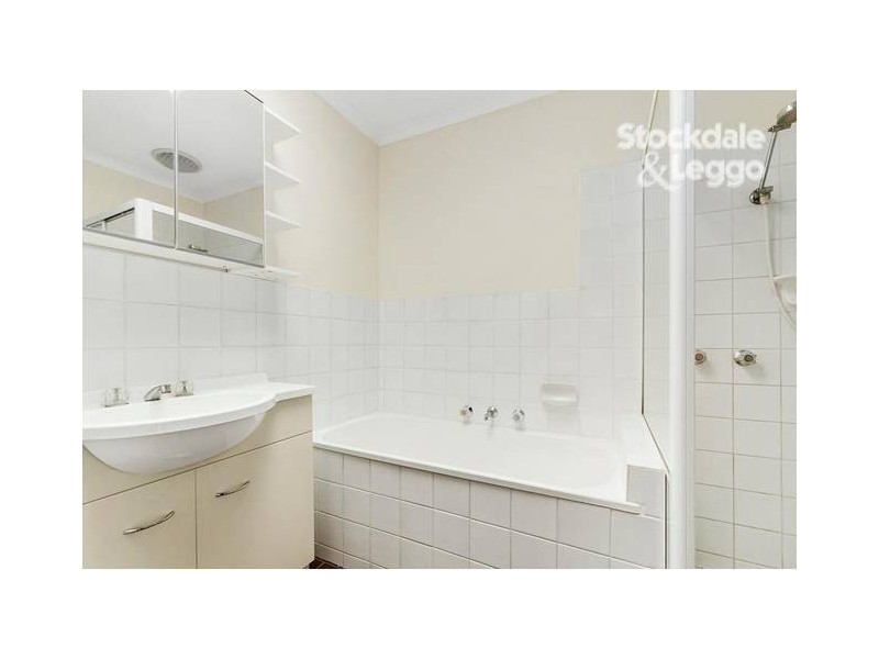 2/18 Freeman Street, Ringwood East VIC 3135