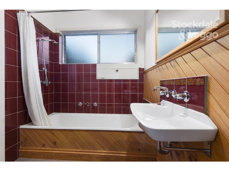 18 Fisher Street, Forest Hill VIC 3131