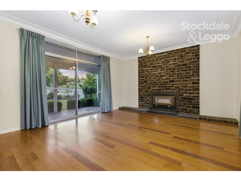 18 Fisher Street, Forest Hill VIC 3131