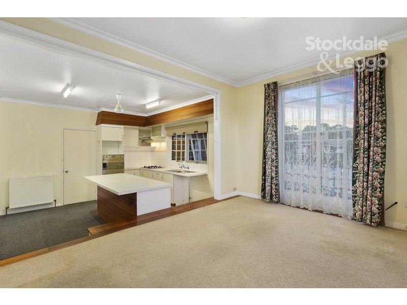 18 Fisher Street, Forest Hill VIC 3131