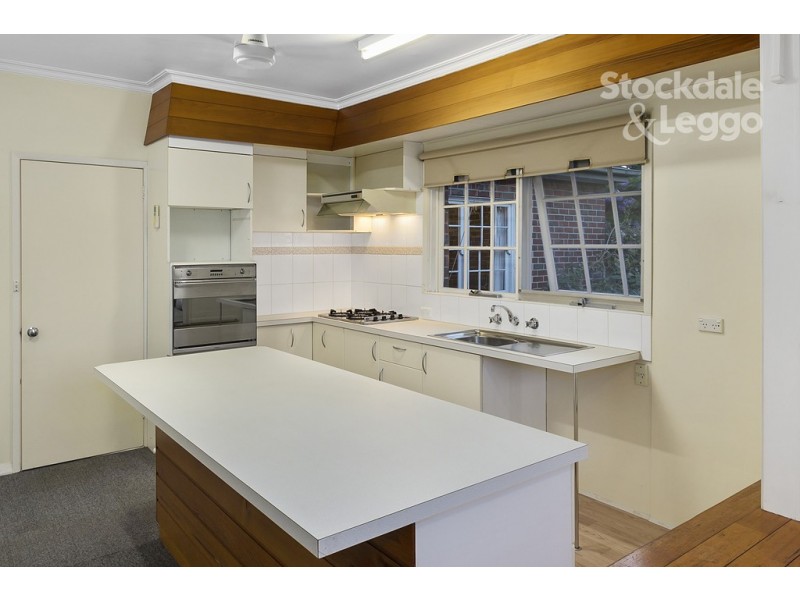 18 Fisher Street, Forest Hill VIC 3131