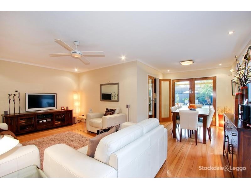 1 Dehaviland Avenue, Forest Hill VIC 3131