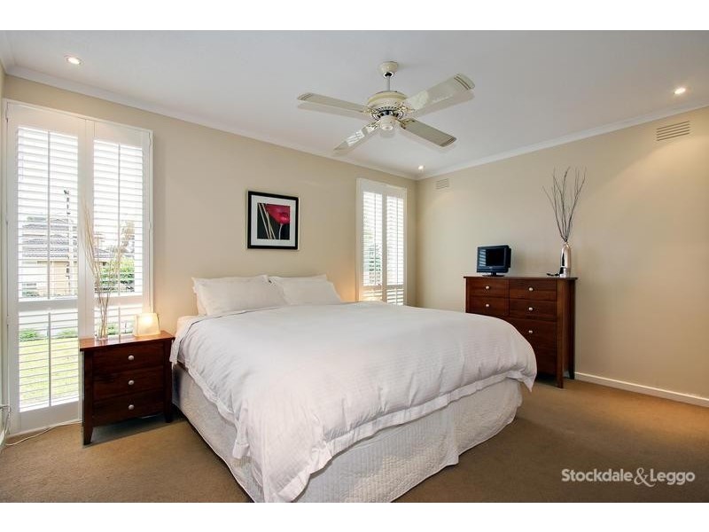 1 Dehaviland Avenue, Forest Hill VIC 3131