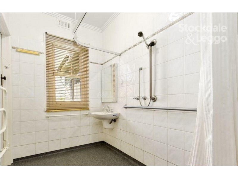 34 Whitehorse Road, Blackburn VIC 3130