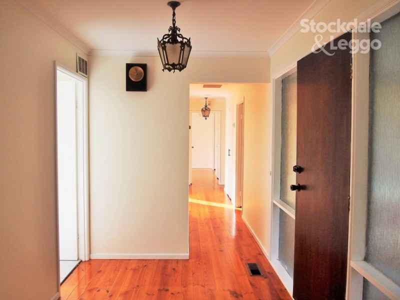 1 Clyden Court, Burwood East VIC 3151