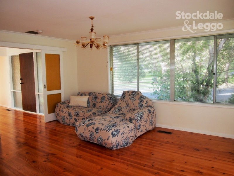 1 Clyden Court, Burwood East VIC 3151