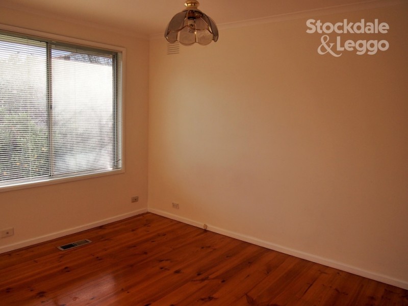 1 Clyden Court, Burwood East VIC 3151