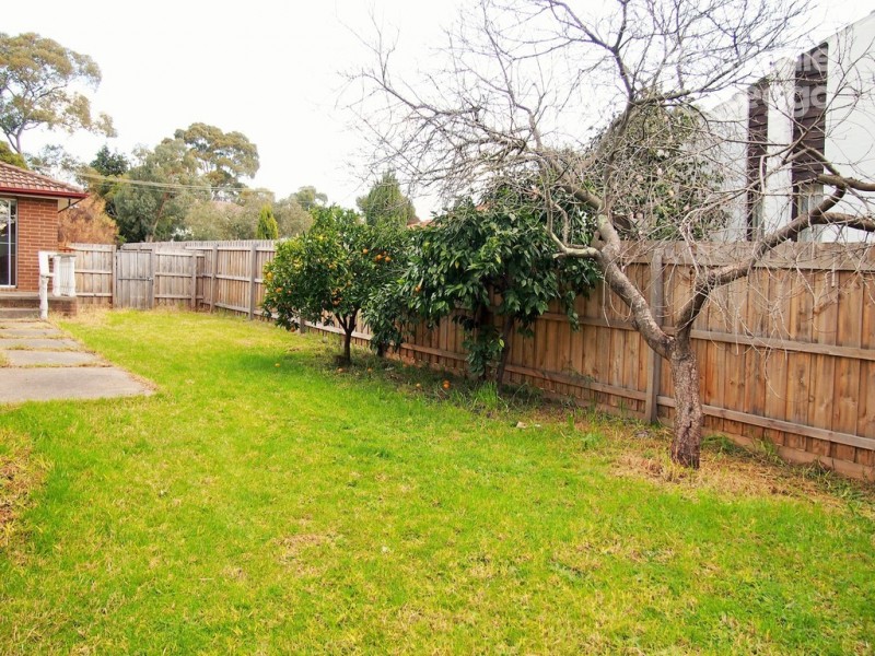 1 Clyden Court, Burwood East VIC 3151