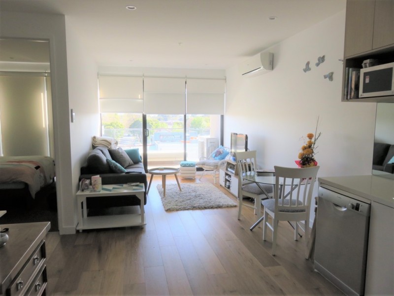 303/4 Station Street, Blackburn VIC 3130