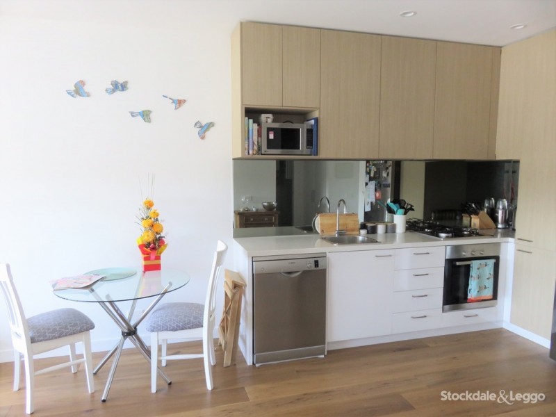 303/4 Station Street, Blackburn VIC 3130