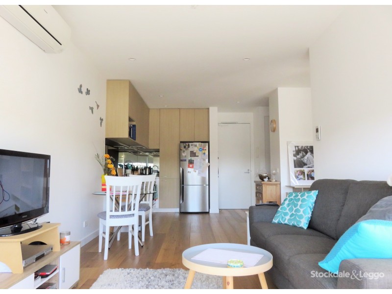 303/4 Station Street, Blackburn VIC 3130