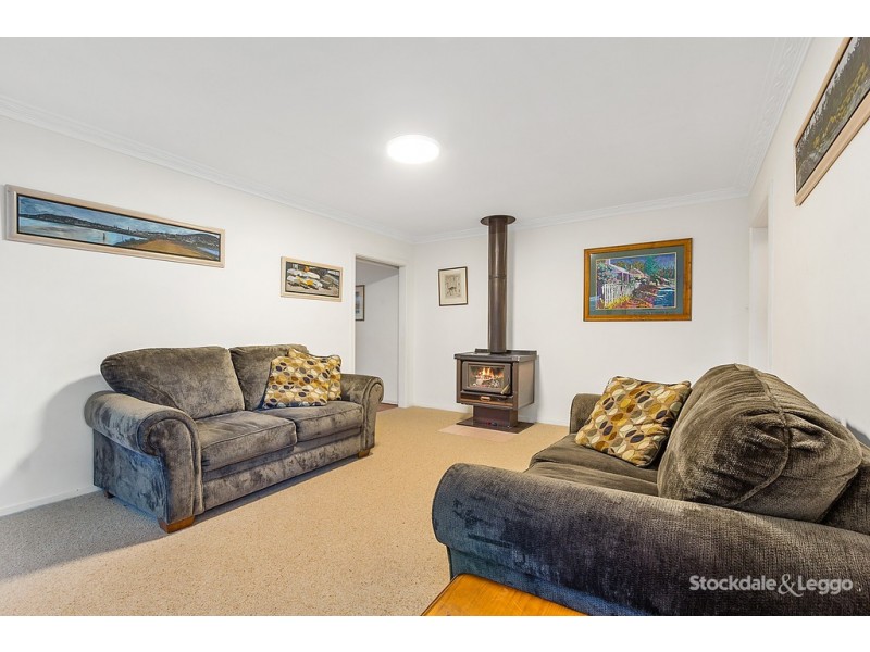 8 Bronwyn Court, Blackburn South VIC 3130