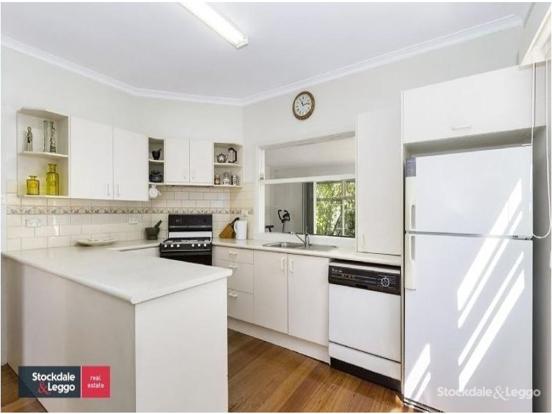 4 Aberdeen Road, Blackburn South VIC 3130