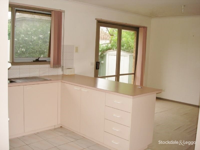 2/10 Linden Street, Blackburn VIC 3130