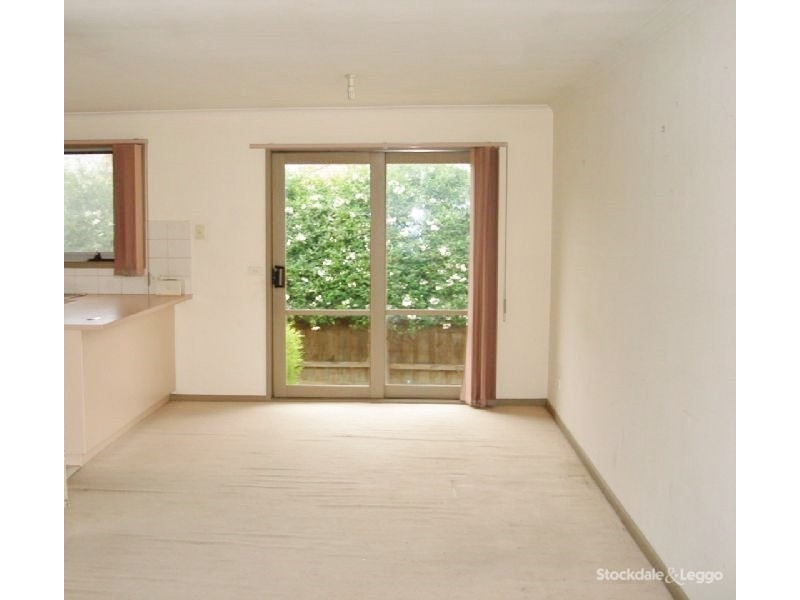 2/10 Linden Street, Blackburn VIC 3130