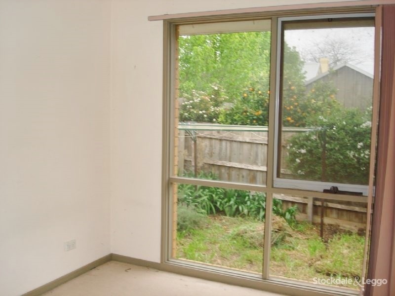 2/10 Linden Street, Blackburn VIC 3130