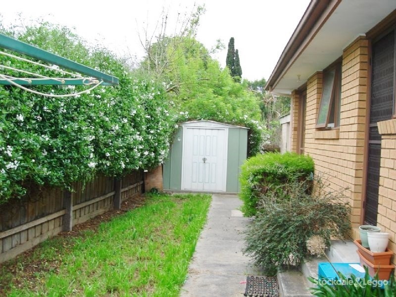 2/10 Linden Street, Blackburn VIC 3130