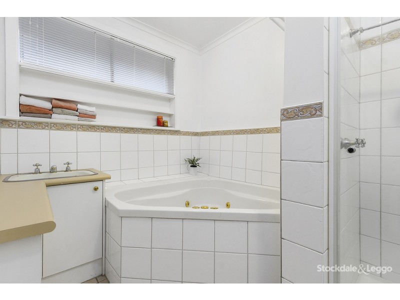 32 Koolkuna Avenue, Doncaster VIC 3108