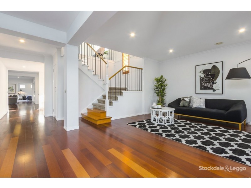 6 Binglebay Avenue, Waterways VIC 3195