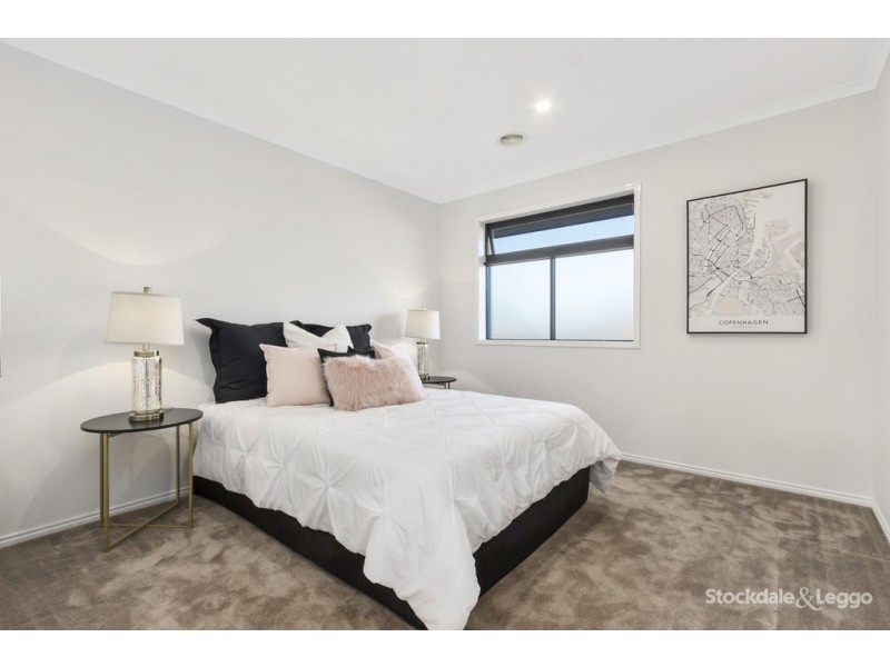 6 Binglebay Avenue, Waterways VIC 3195