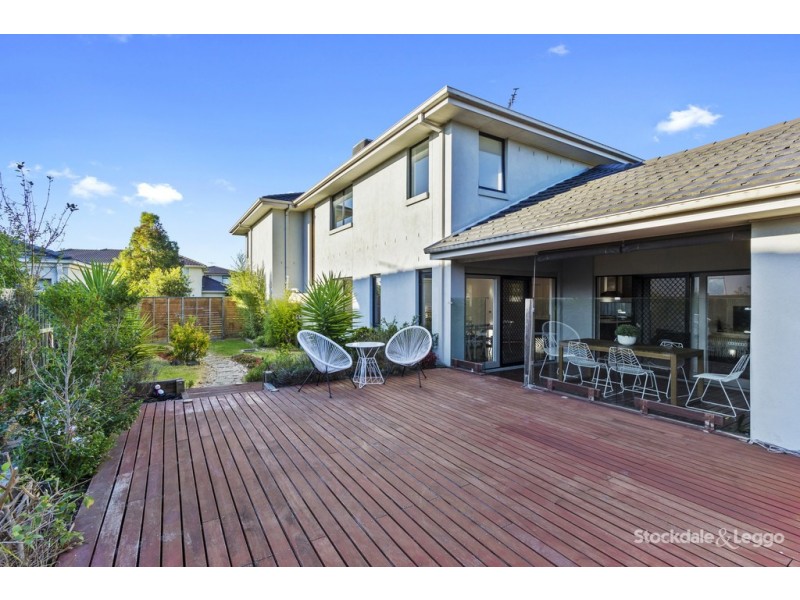 6 Binglebay Avenue, Waterways VIC 3195