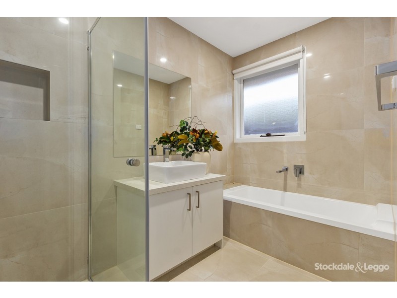 2/21 Laburnum Street, Blackburn VIC 3130