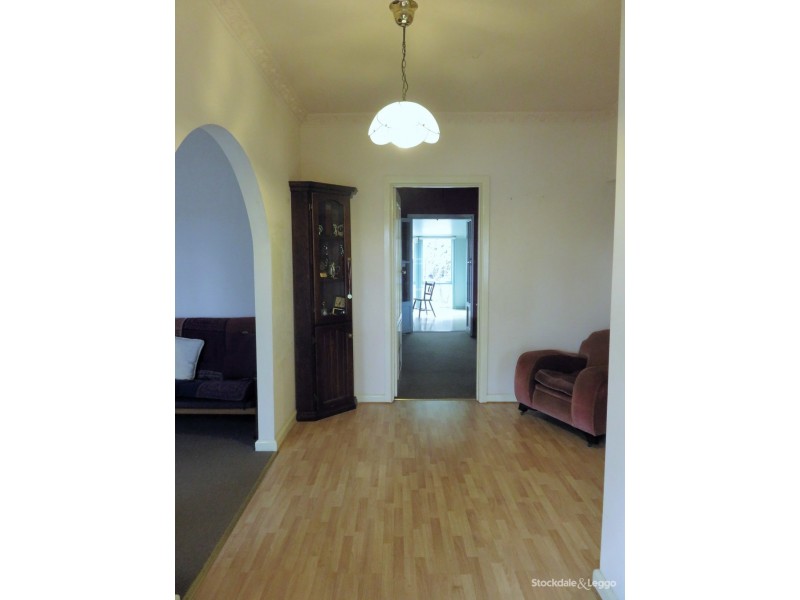 23 Dixon Grove, Blackburn VIC 3130