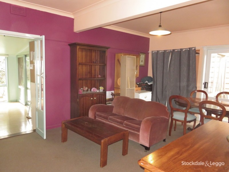 23 Dixon Grove, Blackburn VIC 3130