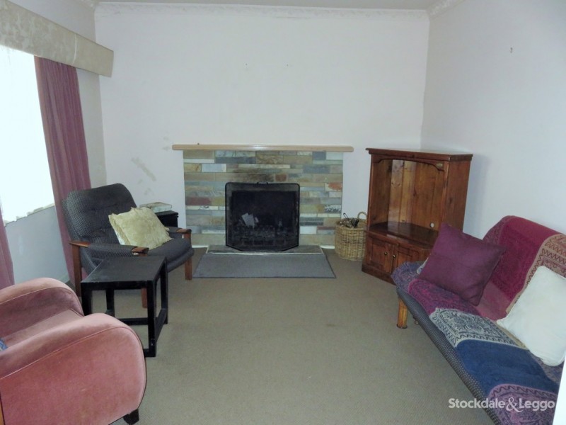 23 Dixon Grove, Blackburn VIC 3130