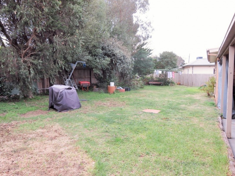 23 Dixon Grove, Blackburn VIC 3130