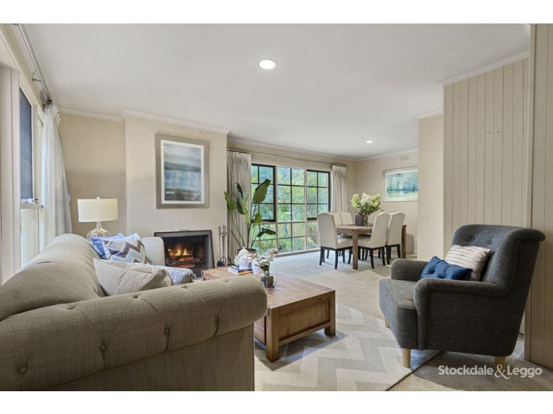 8 Boongarry Avenue, Blackburn VIC 3130