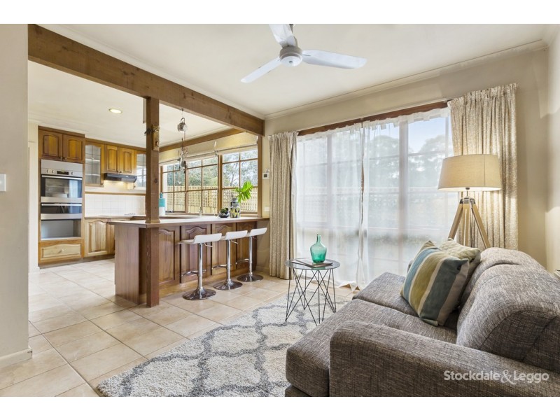 8 Boongarry Avenue, Blackburn VIC 3130