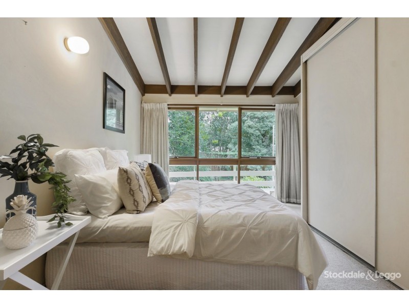 8 Boongarry Avenue, Blackburn VIC 3130