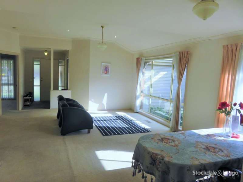 31 Bowen Crescent, Burwood East VIC 3151