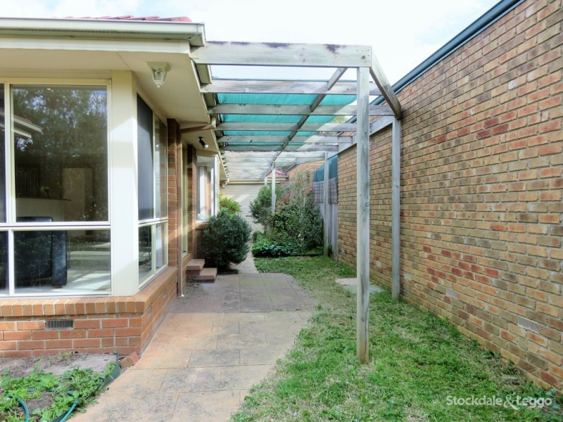 31 Bowen Crescent, Burwood East VIC 3151