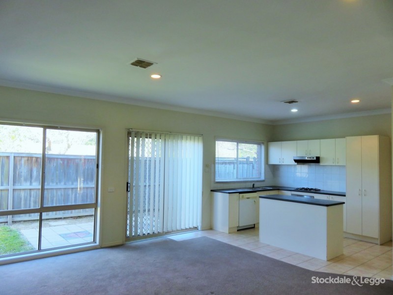 20/12 Grant Close, Berwick VIC 3806