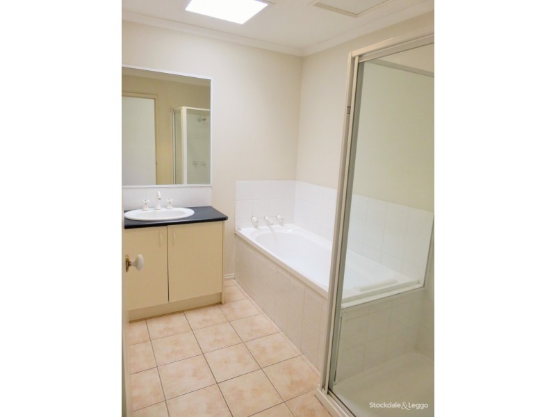 20/12 Grant Close, Berwick VIC 3806