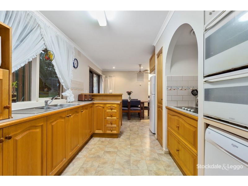 8 Progress Road, Eltham North VIC 3095
