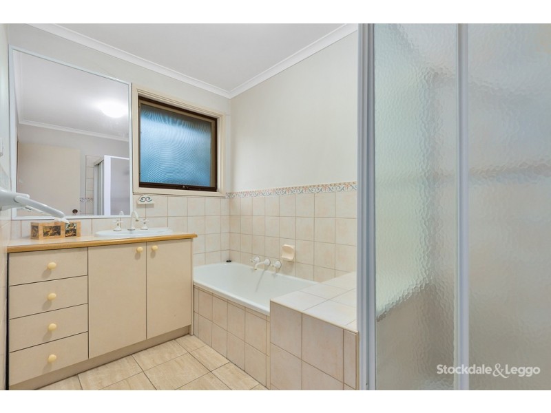 8 Progress Road, Eltham North VIC 3095