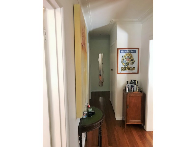 1 Nives Court, Burwood East VIC 3151