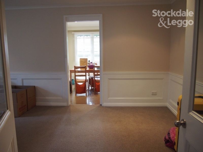 2 / 17 Lithgow Avenue, Blackburn VIC 3130