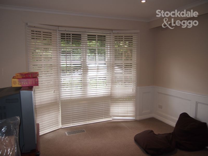 2 / 17 Lithgow Avenue, Blackburn VIC 3130