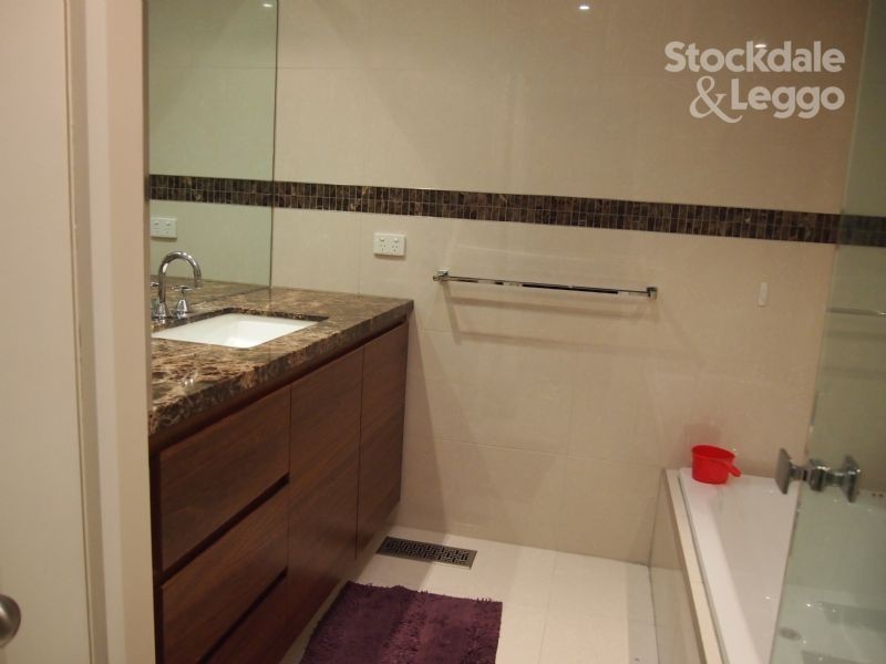 2 / 17 Lithgow Avenue, Blackburn VIC 3130