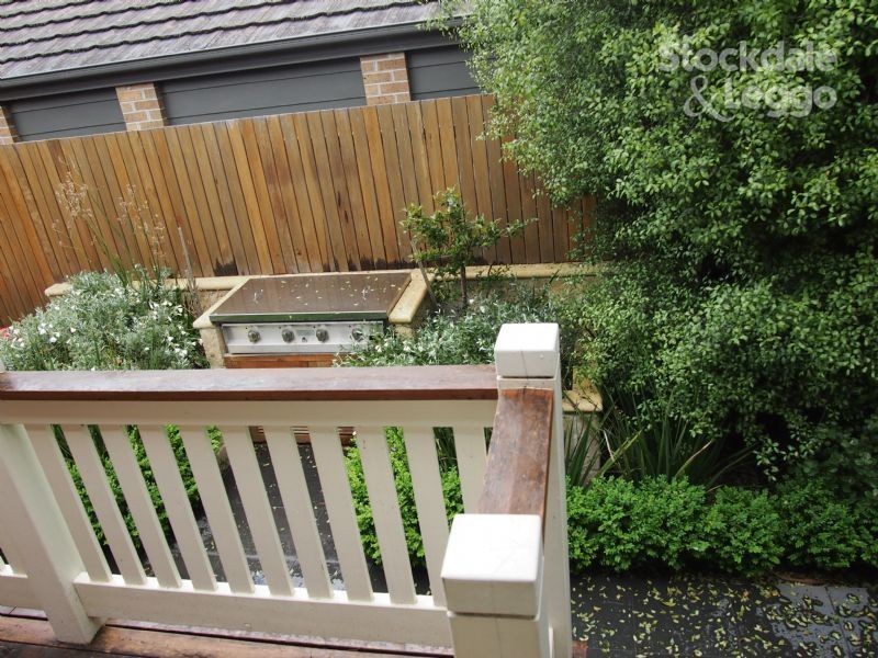 2 / 17 Lithgow Avenue, Blackburn VIC 3130