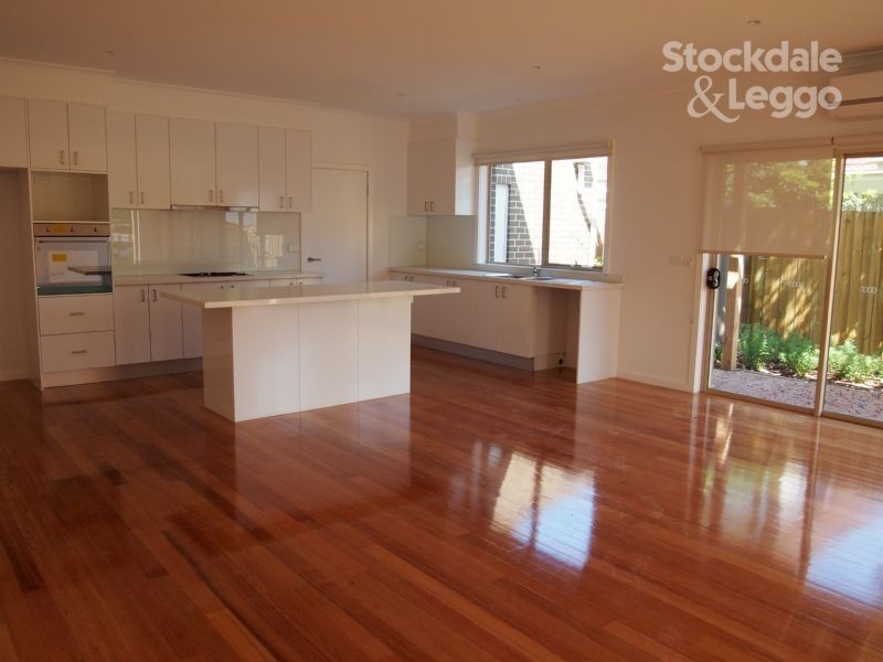 1 / 8 Edinburgh Road, Blackburn South VIC 3130