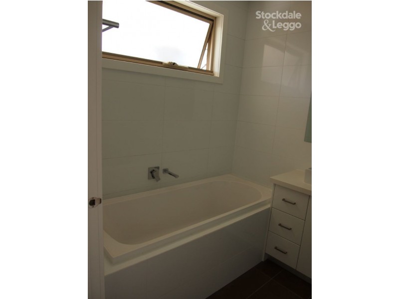 1 / 8 Edinburgh Road, Blackburn South VIC 3130