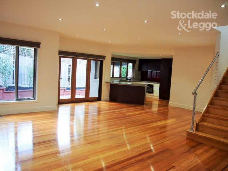 2/6 Ireland Avenue, Doncaster East VIC 3109