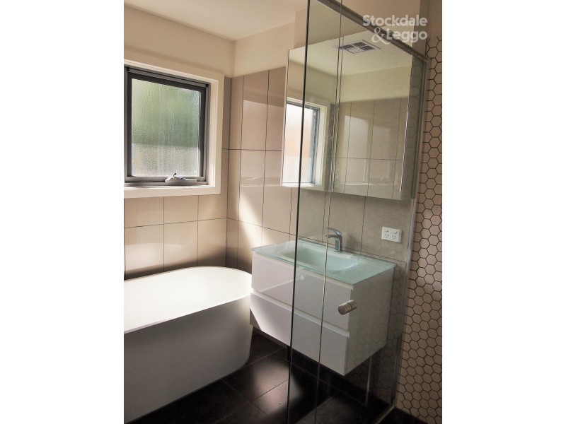 2/6 Ireland Avenue, Doncaster East VIC 3109