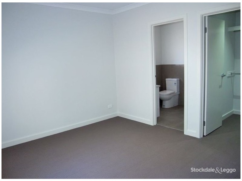 2/492 Middleborough Road, Blackburn VIC 3130